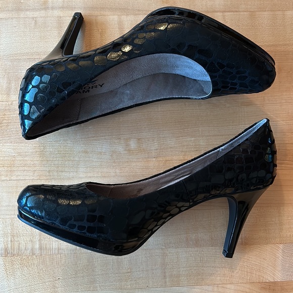 Life Stride Velocity X-Amber Pumps. Size 8W - Picture 8 of 13